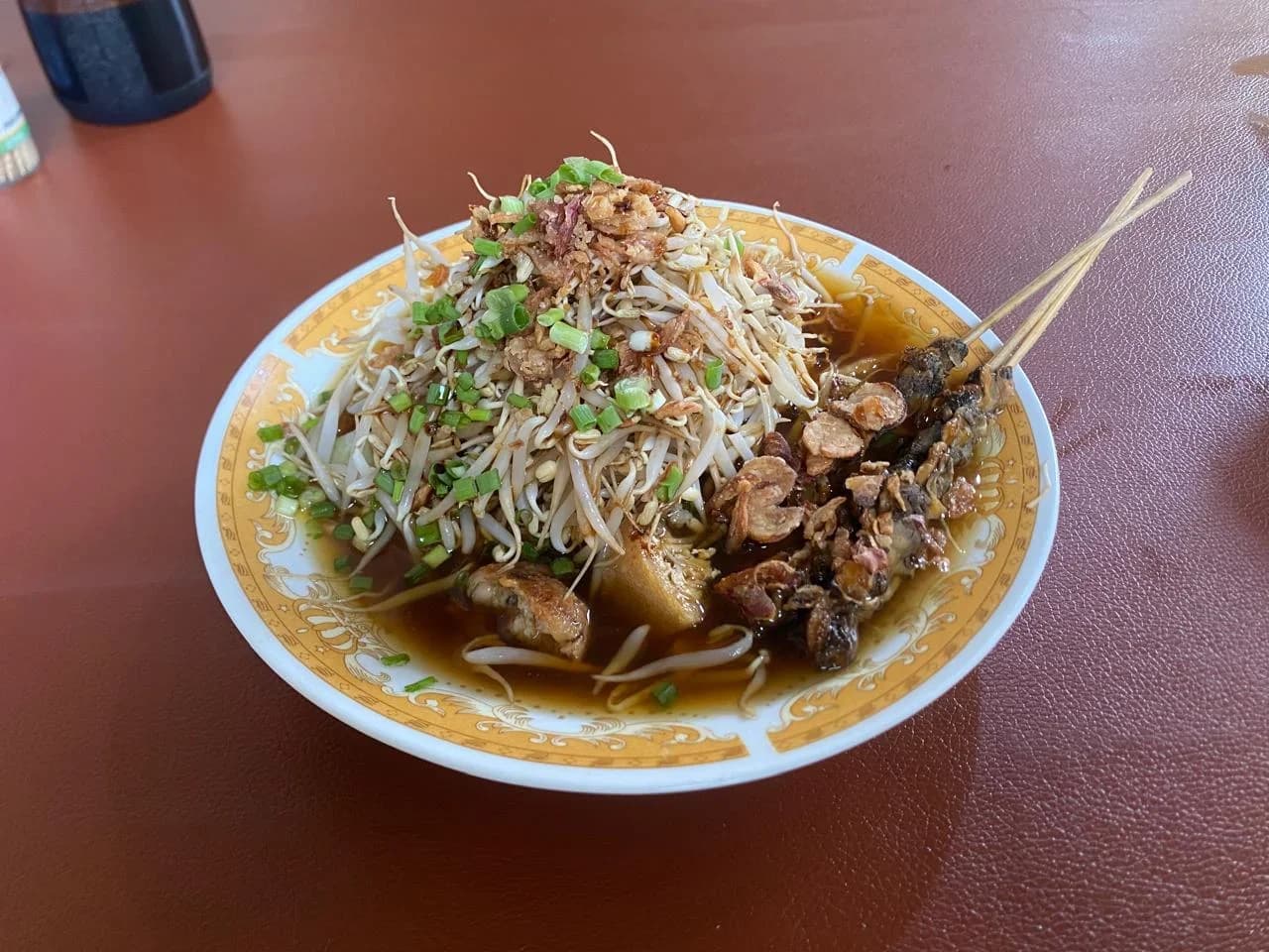 Sajian Lontong Balap
