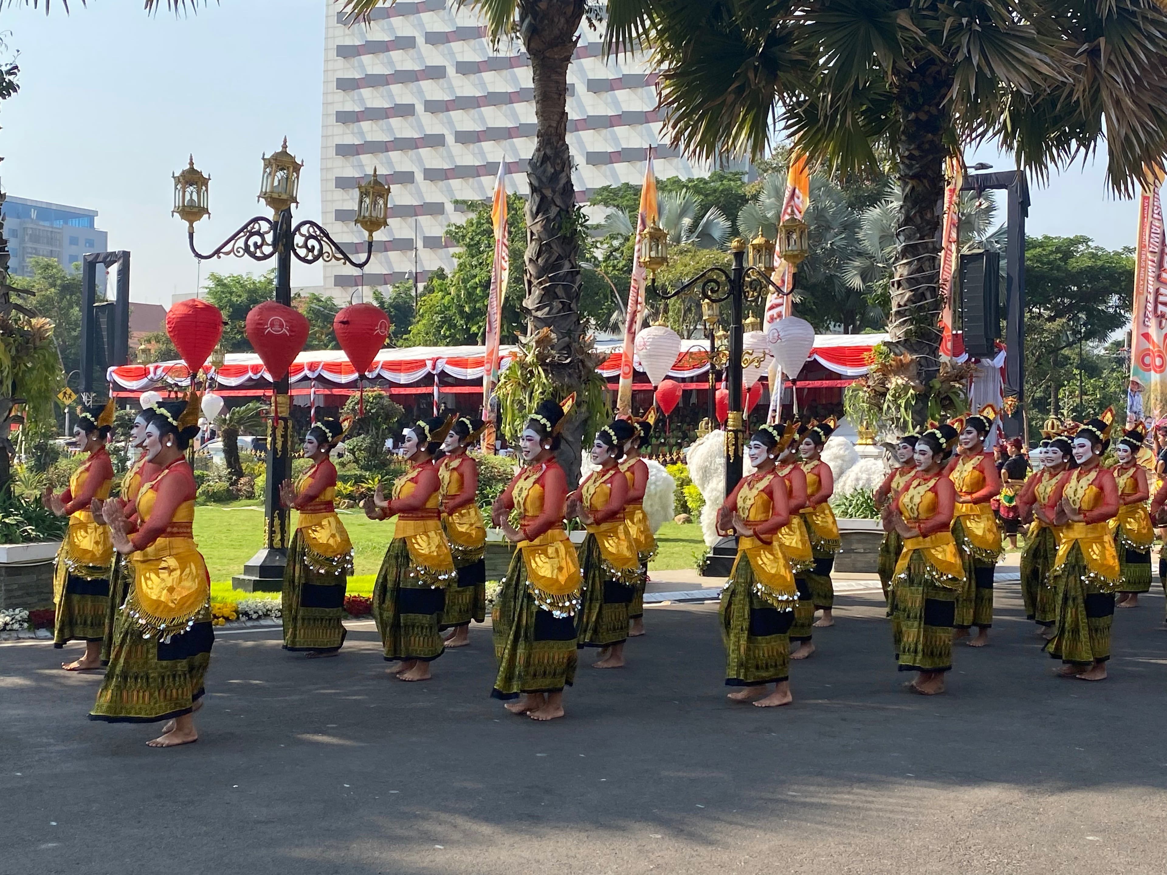Tari Sparkling Surabaya